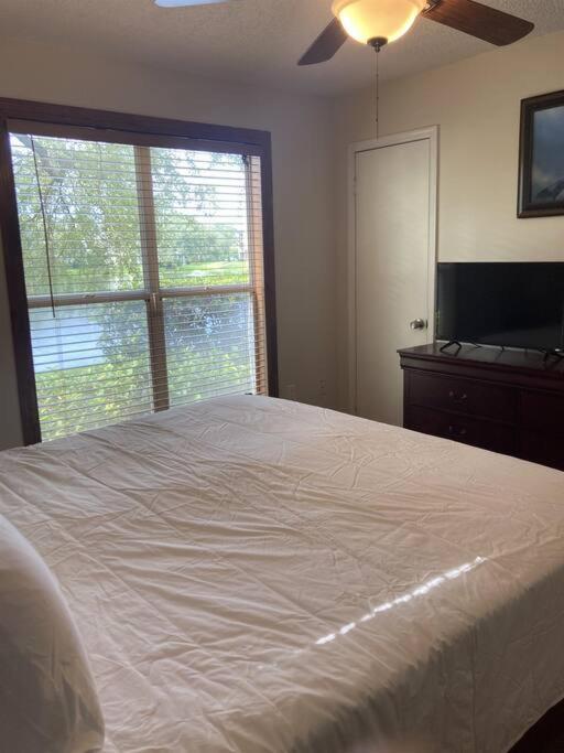 Lakeview Condo In Gated Community Tampa Extérieur photo