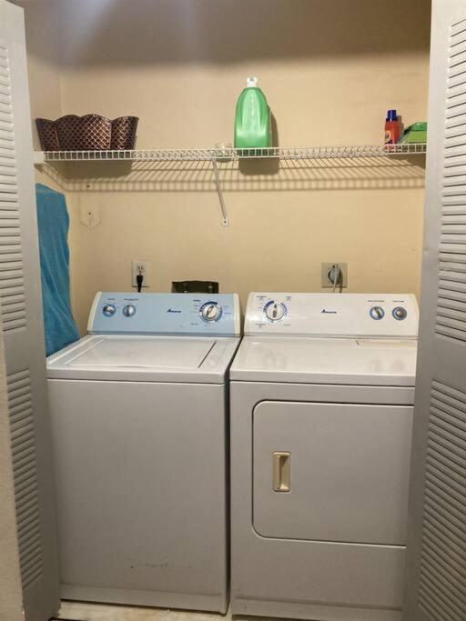 Lakeview Condo In Gated Community Tampa Extérieur photo